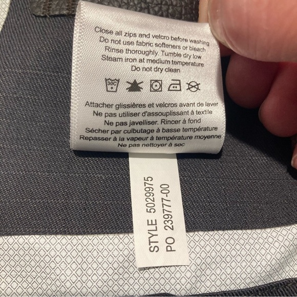 MEC Sz L Crosstown Multiple Pockets Venting Under Arm & Back Zipper Snaps Jacket - Picture 15 of 16